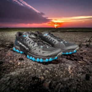 La Sportiva Bushido 2 Black/Tropic blue – Tekninen maastojuoksukenkä vaativiin olosuhteisiin